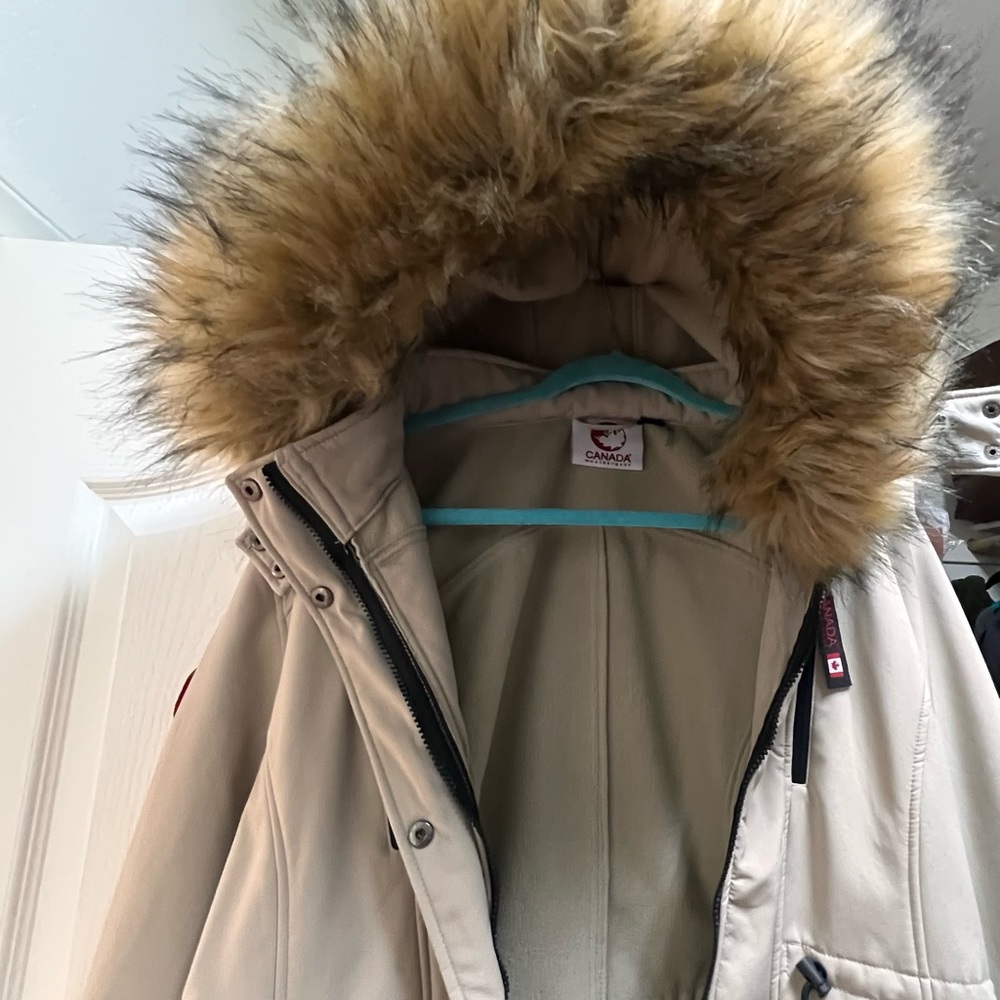 New Women Beige Jacket. - Picture 2 of 6